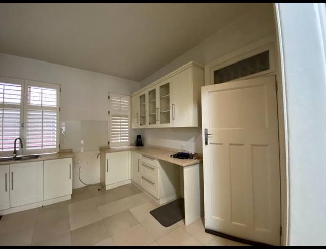3 BEDROOM APARTMENT FOR SALE IN GLENWOOD